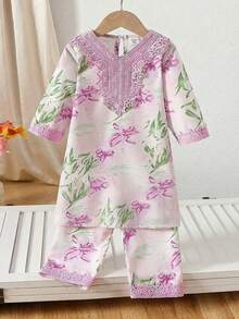 SHEIN 2pcs Baby Girls Unisex Baby Girl 0-3 Years Spring/Summer/Autumn Purple Floral Trim Pullover Top And Matching Pants Set, Suitable For Outings, Casual Wear, Party Occasions,Baby Girls Clothes,Girls Outfit Sets,Traditional Arabic Outfit,Baby Girl Floral Set,Toddler Girls Outfit Sets Traditional Arabic Clothing,Flowery And Trousers For Toddlers,Middle Eastern Traditional For Girls, Baby Girls Summer Outings - Purple - View 5