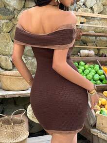 Aloruh Vestido mini ajustado de hombros descubiertos con contraste de color café - Café integral - Ver 3