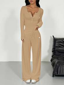 SHEIN EZwear 女款騎士印花鈕扣半開襟長袖T恤與長褲休閒日常穿著2件套居家服套裝，棉質舒適套裝 - 駝色 - 查看 2
