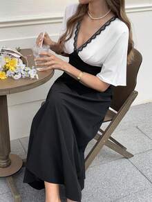 Elyressa Đầm ngắn tay thanh lịch cổ chữ V phối ren nhiều màu dành cho nữ - Đen và trắng - Xem 1