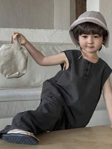 Dazy Kids Bộ đồ mùa hè thường ngày cho bé trai, gồm áo ba lỗ và quần short màu trơn. - Màu xám đen - Xem 6
