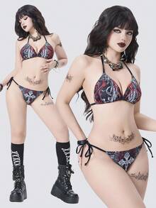 ROMWE Bộ đồ bơi 2 mảnh gợi cảm phong cách Gothic Punk Avant-Garde 26SS dành cho nữ, họa tiết hoa hồng Gothic tối màu, hình chữ thập và cánh thiên thần, bikini tam giác dây buộc nơ, màu đen/đỏ/đỏ tía, thanh lịch, lãng mạn, quyến rũ, thích hợp cho bãi biển, kỳ nghỉ trên đảo, lễ hội, tiệc tùng, mặc hàng ngày, kỳ nghỉ biển. Bộ đồ bơi nữ mới năm 2026 dành cho trường học, thích hợp cho kỳ nghỉ, hẹn hò, tiệc trà chiều. - Đỏ - Xem 6