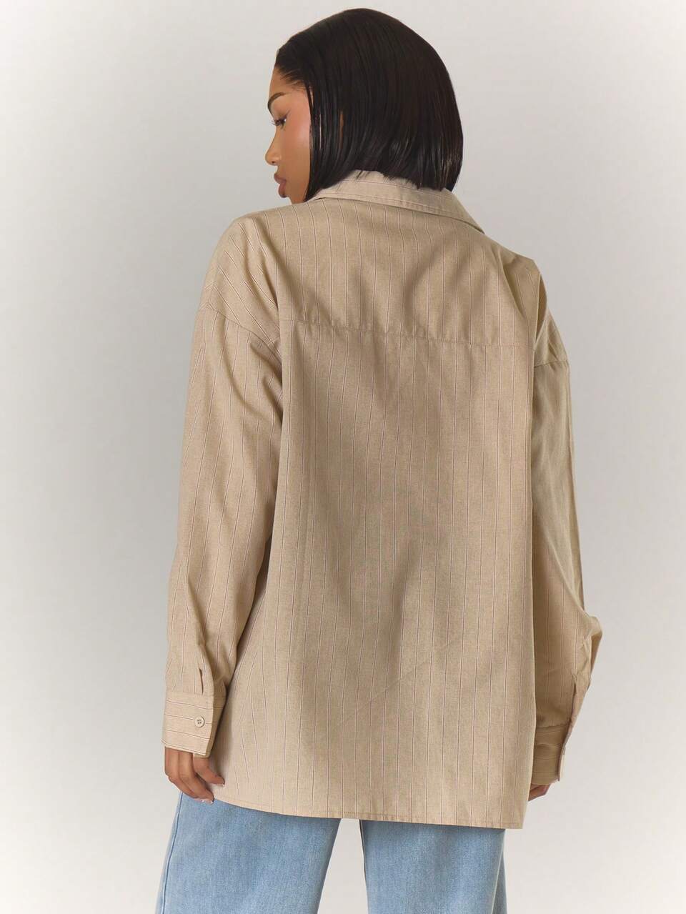 Chemise à manches longues oversize rayée. Top décontracté, élégant et douillet pour le printemps et l'été, idéal pour les vacances. Style campagne chic