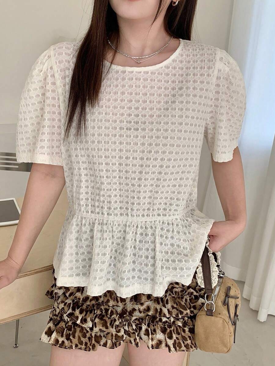 Dazy Plus 大码女式圆领短泡泡袖荷叶边下摆休闲T恤 夏季 - 米色 - 查看 1