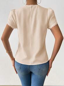RosyDaze Áo kiểu nữ thanh lịch, giản dị, màu trơn, phối ren, cổ bèo nhún, tay loe - Màu be - Xem 2