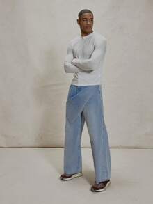 Musero Men Slim Fitted Long Sleeve Lightweight Crew-Neck T-Shirt Top SPRING SUMMER Essentials Capsule Wradrobe Layering - White - View 3