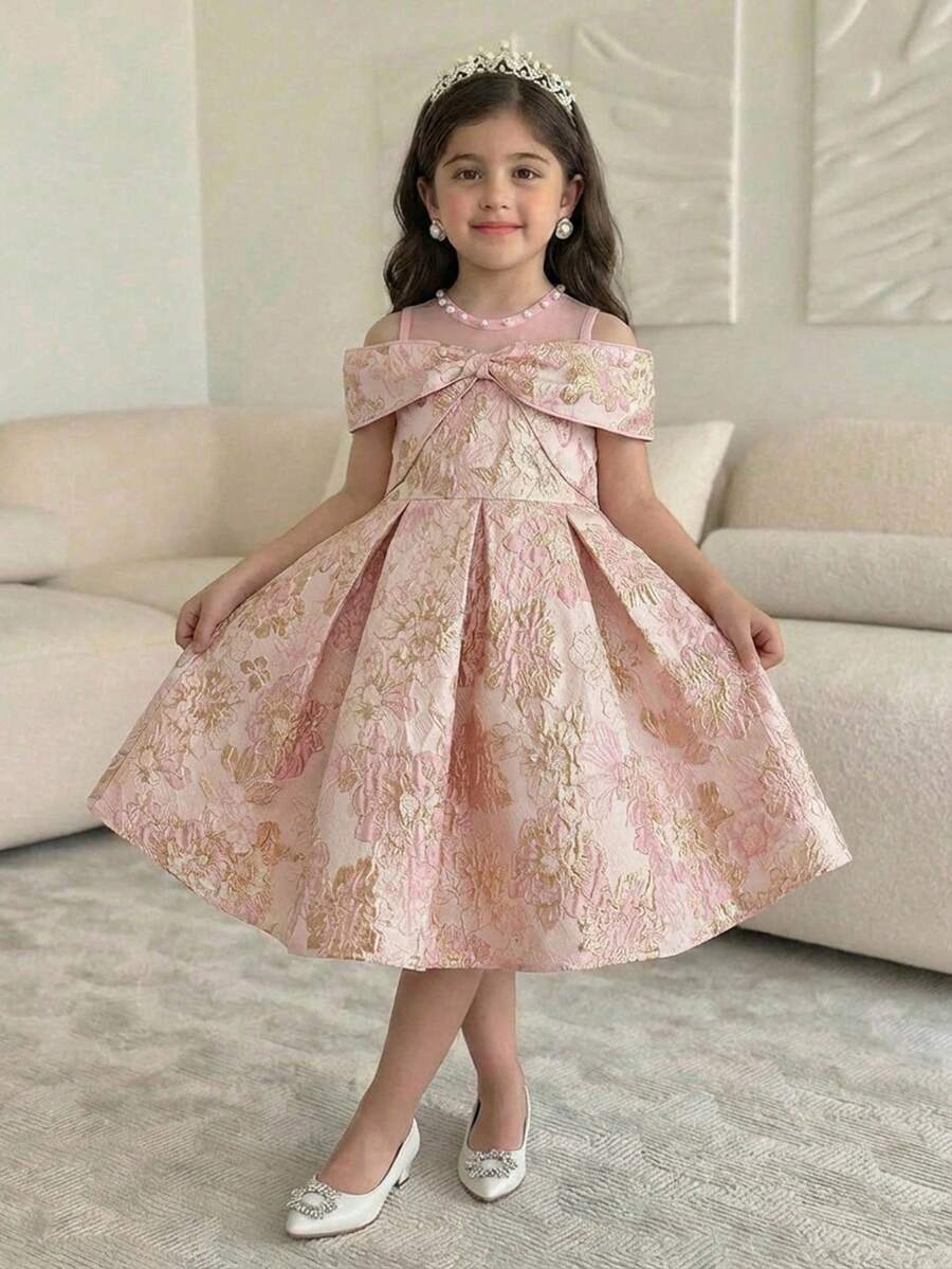 年轻女孩优雅的粉色连衣裙 - 彩色 - 查看 1