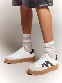 Solezae Hot Trending Women's Trio Flatform Retro Skate Sneakers Valentine's Day - Black - View 2