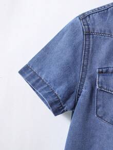SHEIN 男童两件套休闲舒适柔软蓝色牛仔衬衫和蓝色牛仔短裤套装，适合春夏男童穿着 - 中等水洗藍 - 查看 5