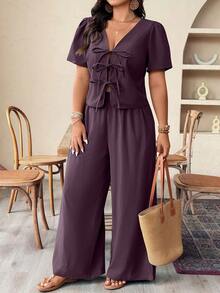 Breezaya Conjunto de 2 peças com top de manga curta com amarração e calça longa em cor sólida, tamanho plus size - Violeta - Visão 5