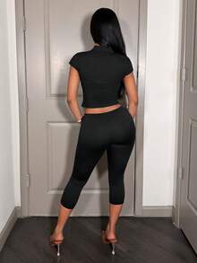 Slaydiva 早春新款，春夏音乐节，情人节，复活节休闲风，简约基础款，Y2K街头甜美风，邮轮度假，日常约会，辣妹风，性感派对，复古小立领，开襟，蘑菇扣，袖口，标语，英文印花，黑色T恤，女式T恤 -A - 黑色 - 查看 3