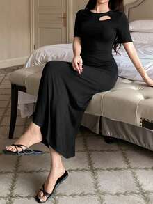 DAZY Minimalist Cutout Shoulder Cinched Waist Long Dress Loungewear For Women - Black - View 4