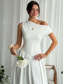 Aloruh Elegant festklänning med asymmetrisk halsringning, veckad fåll och åtsittande midja för kvinnor - Vitt - Visa 3