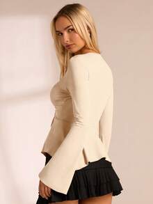 SHEIN Glamour Semplice e alla moda maglietta marrone con scollo a V profondo, maniche a campana arricciate con laccio in vita e vita aderente. - Albicocca - Visualizzare 2