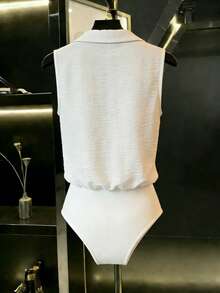 Franclia 2026 New Arrival White Loose Sleeveless Jumpsuit With Shirt Collar & V-Neck Wrinkled Fabric Casual Commuter Minimalist Vacation Style One-Piece Outfit - White - View 2