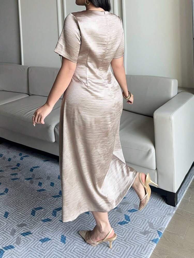 Dazy Plus Elegant Textured Fabric V-Neck Cinched Waist Plus Size Women Long Dress, Spring/Summer Sundress