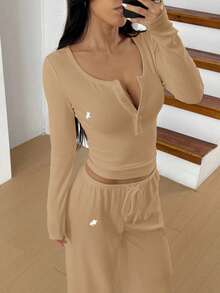 SHEIN EZwear 女款騎士印花鈕扣半開襟長袖T恤與長褲休閒日常穿著2件套居家服套裝，棉質舒適套裝 - 駝色 - 查看 7