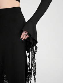 Breakform 女士哥特式性感V领荷叶边撞色蕾丝喇叭袖露脐上衣，带系带 - 黑色 - 查看 6