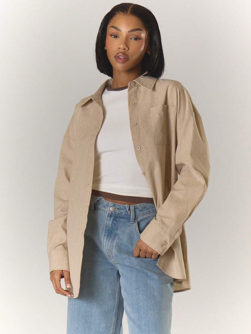 Chemise à manches longues oversize rayée. Top décontracté, élégant et douillet pour le printemps et l'été, idéal pour les vacances. Style campagne chic