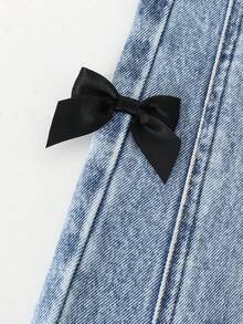 SHEIN Quần jeans ống loe rách rưới phong cách vintage dành cho bé gái tuổi teen, có đường xẻ tà phía trước và nơ 3D, kiểu dáng casual đa năng, phù hợp cho mọi mùa. - Rửa trung bình - Xem 4