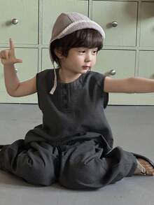 Dazy Kids Bộ đồ mùa hè thường ngày cho bé trai, gồm áo ba lỗ và quần short màu trơn. - Màu xám đen - Xem 7