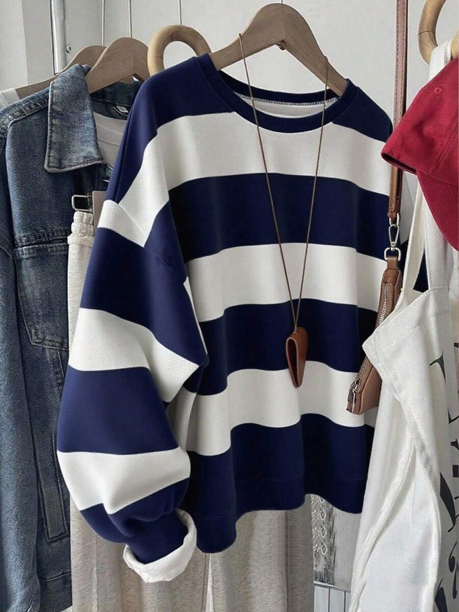 SHEIN 休闲舒适条纹圆领卫衣,适合少女,宽松版型,适合秋冬季,学院风,时尚百搭,适合户外野餐、街拍、校园使用,INS风,可爱百搭,少女心,街头时尚,适合上学、逛街、运动等各种场合 - 彩色 - 查看 1