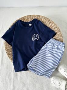 Playful Pals 两件套幼儿男童休闲时尚舒适印花圆领插肩袖上衣和条纹印花短裤，适合春夏户外玩耍和日常穿着。 - 藏蓝色 - 查看 5