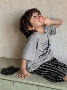 DAZY 男童（小号）字母印花T恤套装，圆领短袖T恤，松紧腰带，长裤。