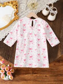 女婴编织花卉蕾丝边V领长袖连衣裙，蝴蝶结设计，粉色 - 粉色 - 查看 2