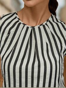 Editum Women's Striped Pleated Round Neck Tank Top And Wide Leg Pants Casual 2 Pieces Set - Black and White - View 5