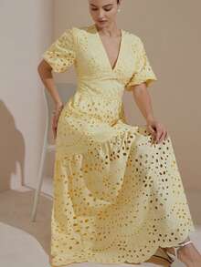 Aveloria Rosie 新款春季刺绣V领长款优雅女士连衣裙 - 黃色 - 查看 1