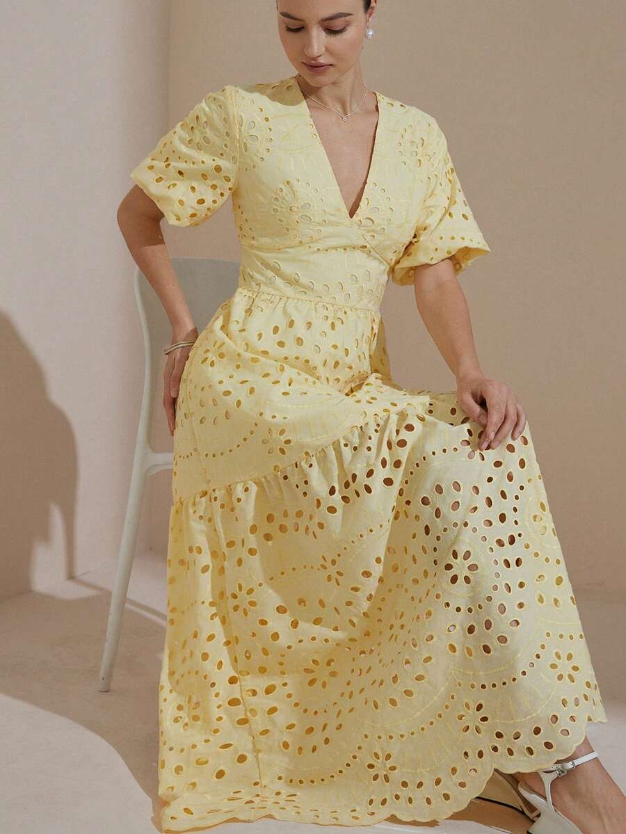 Aveloria Rosie 新款春季刺绣V领长款优雅女士连衣裙 - 黃色 - 查看 1