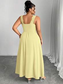 Elenzga 大码V领撞色蕾丝吊带喇叭下摆修身连衣裙，带开衩 - 鵝黃色 - 查看 2