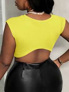 Slaydiva Top sin mangas ajustado con estampado de letras y detalles rasgados con lazo en la parte delantera para mujeres de talla grande - Mostaza Amarilla - Ver 3