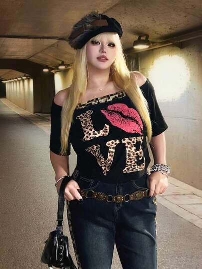 Grunge Punk Camiseta de mujer de talla grande con estampado de labios de leopardo y contraste de color en los hombros caídos, estilo Y2K
