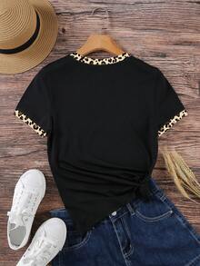 EMERY ROSE Women's Color Block Leopard Print Heart Graphic Short Sleeve Casual T-Shirt - Black - View 2