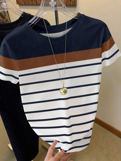 Resyla Camiseta blanca de mujer con estampado de rayas y bloques de color, perfecta para el verano, camiseta de moda, camiseta con estilo, regalo para hermanos, regalo para hermanas, regalo para mamá, regalo del Día de la Madre, top casual pero con estilo