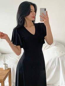 DAZY 女士修身腰部荷叶边袖V领连衣裙 - 黑色 - 查看 8