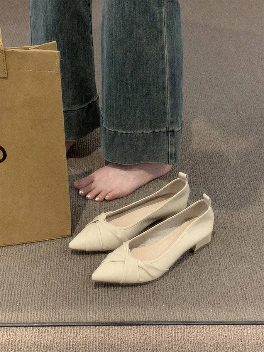 Zapatos de tacón grueso de punta afilada y color liso estilo coreano Zapatos de tacón a juego a la última Zapatos de tacón alto versátiles para mujer - Beis - Ver 1