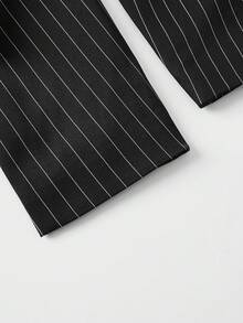 HIMLAND 男士条纹印花翻领商务西装套装，包括外套和裤子，尽显复古绅士风范，适合婚礼、婚礼等场合，也可作为度假、海滩度假礼物送给丈夫或男友，简约时尚，通勤必备。男士套装，包括细条纹西装和两件套，以及细条纹裤子。 - 黑與白 - 查看 10