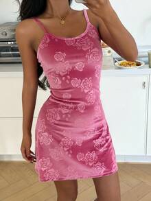 SHEIN 女士秋冬玫瑰压纹丝绒吊带睡裙 - 玫紅色 - 查看 3