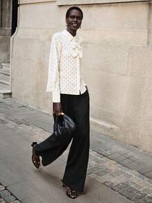 Lumivelle Áo sơ mi nữ thanh lịch in chấm bi với điểm nhấn nơ. - Nhiều màu - Xem 3