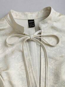 SHEIN Unity 时尚缎面薰衣草色蝴蝶刺绣立领无袖旗袍式上衣，春夏款，情人节款 - 淡紫色 - 查看 7