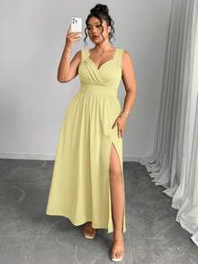 Elenzga 大码V领撞色蕾丝吊带喇叭下摆修身连衣裙，带开衩 - 鵝黃色 - 查看 3