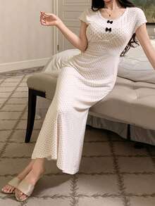 DAZY 撞色蝴蝶结装饰波点印花收腰长款女士睡裙 - 白色 - 查看 5