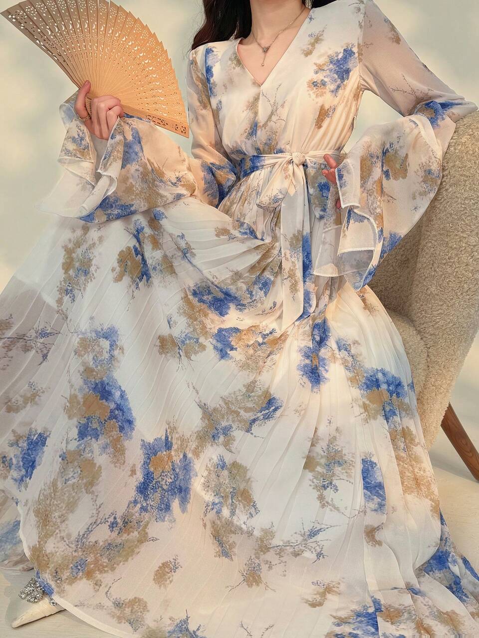 Women's Elegant Cream Blue Floral All-Over Print Long Sleeve Maxi Dress,Autumn Flowy Boho Chic Sundress,Formal Slim Fit Wedding Party Date Sundress