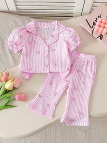 SHEIN Vintaside Kids 2件套女婴韩版可爱蝴蝶印花短袖翻领衬衫搭配白色梭织喇叭粉色蝴蝶裤套装，夏季两件套连衣裙衬衫和裤子，女婴公主休闲裤套装，正式粉色女婴休闲裤套装 - 粉色 - 查看 3