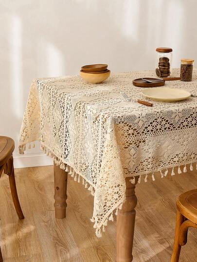 Toalha de mesa boêmia lisa com losangos geométricos pequenos e vazados, retangular, com franjas. Capa multifuncional perfeita para o dia a dia, festas, casamentos, jantares, decoração de mesa de centro, tapete para mesa de centro, fundo para fotos, decoração de casa e ambientes em todas as estações.