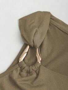 Sweetra Áo tank top dáng ôm, cổ lệch bất đối xứng, thích hợp mặc mùa xuân/hè. - Màu Khaki - Xem 3