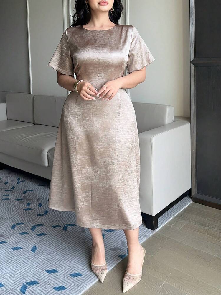 Dazy Plus Elegant Textured Fabric V-Neck Cinched Waist Plus Size Women Long Dress, Spring/Summer Sundress